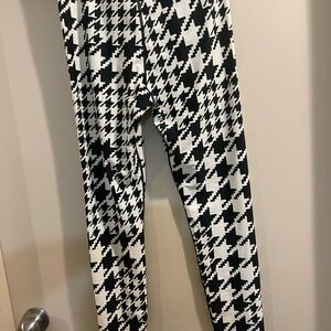 H&M Black and White Houndstooth Leggings